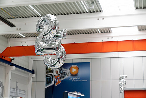Assembly hall of HandlingTech with balloons during the 25th anniversary event Assembly hall of HandlingTech with balloons during the 25th anniversary event